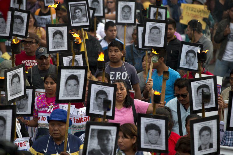 México: Ordenan arrestos en caso de estudiantes desaparecidos